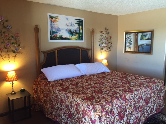 La Siesta Motel Parking: Pictures & Reviews - Tripadvisor