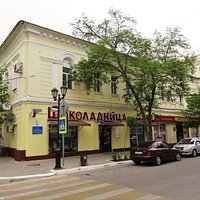 Астрахань. Здание бывшего армянского торгового подворья.