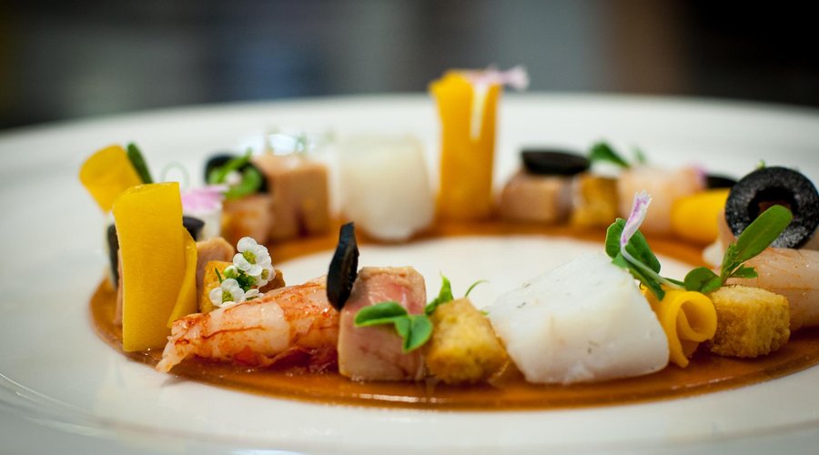 DEL MAR LA GAMBA Y EL BACALAO Y DE LA TIERRA EL FOIE-GRAS