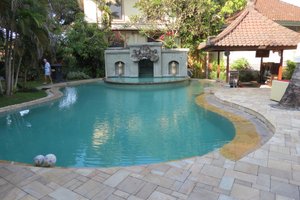 Pool & Beach
