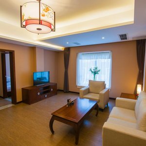Suite living room