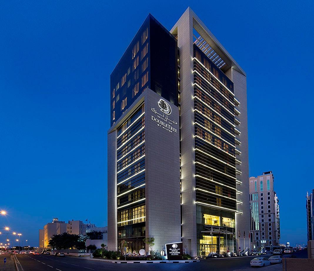 dubal tiri min hiltun aldawhat - almadinat alqadima، فندق في الدوحة