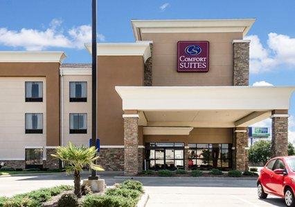 COMFORT SUITES GREENWOOD - Prices & Hotel Reviews (MS)