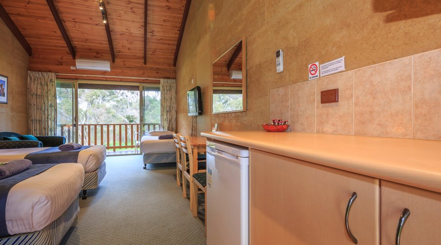 Triple motel room