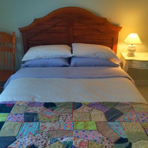 Queen bedroom