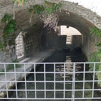 Источник перед дворцом Баловичей