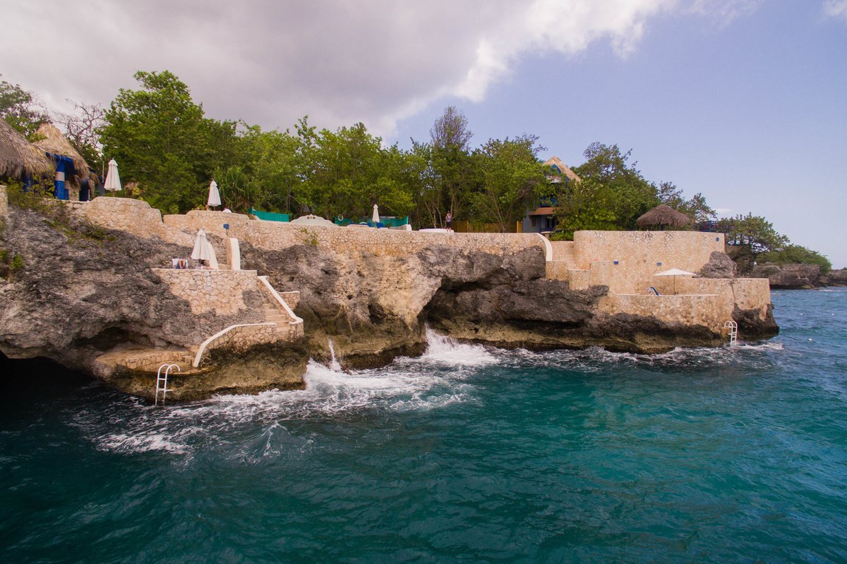 The Caves Pool: Pictures & Reviews - Tripadvisor