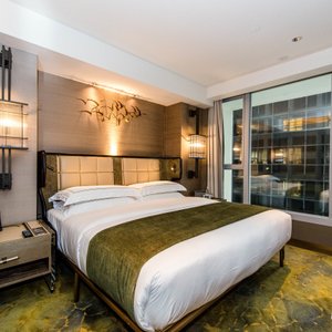 The Deluxe Room at The Landmark Mandarin Oriental, Hong Kong