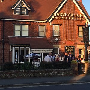 DEW DROP INN BAR (Eastbourne): Tutto quello che c'è da sapere