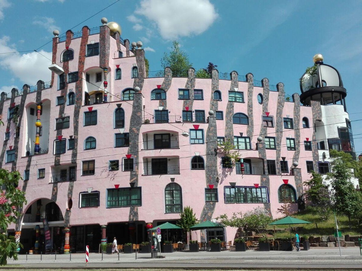 Brunnen im Innenhof - Hundertwasserhaus, Магдебург: лучшие советы перед  посещением - Tripadvisor