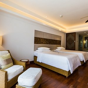 The Deluxe Twin Lagoon Room at the Huayu Resort & Spa Yalong Bay Sanya