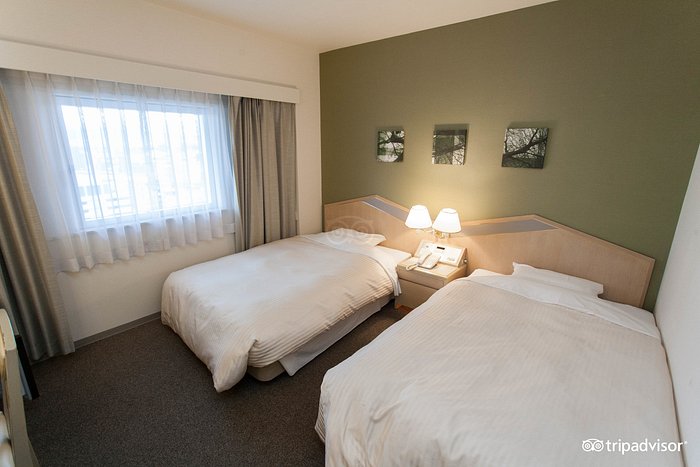 The Twin Room at the Shin Osaka Washington Hotel Plaza