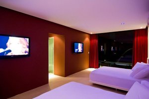 Room & Suite