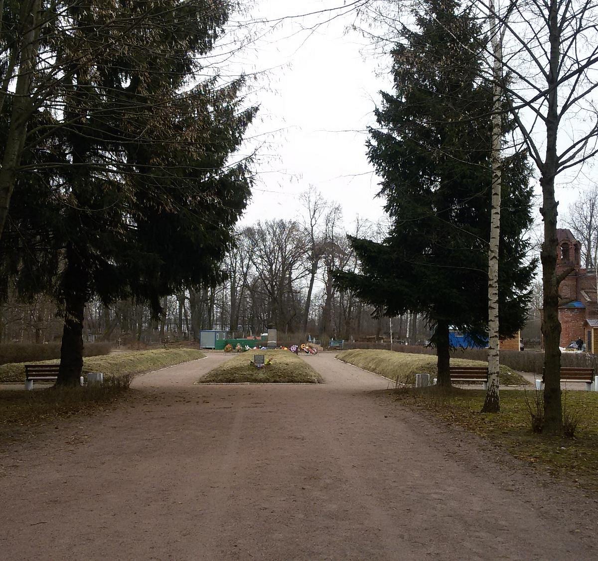 Всеволожск пискаревка завтра. Мемориал малая Пискарёвка. Малая Пискаревка в Ломоносове.