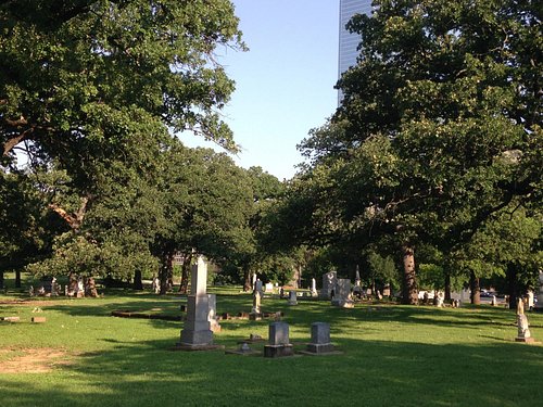 The Most Famous Graves in North Texas