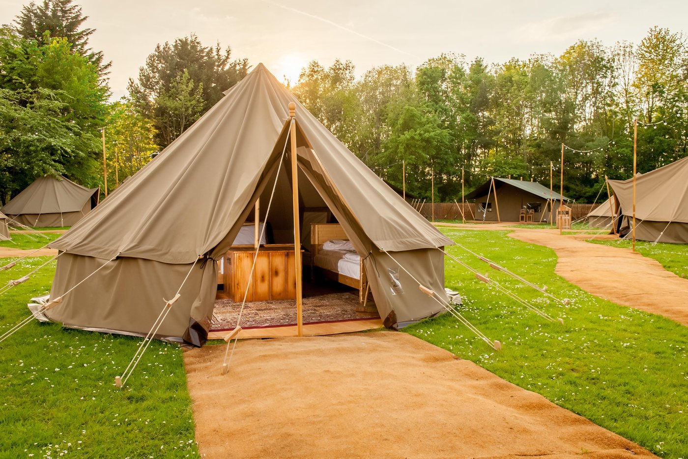 CHESSINGTON EXPLORER GLAMPING - Updated 2023 Prices & Campground ...