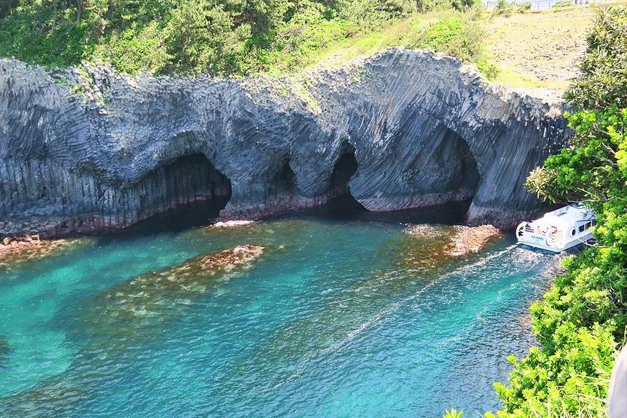 Nanatsugama Caves image