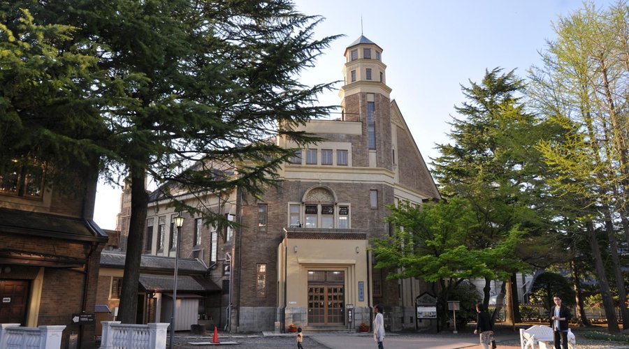 飯店對面的歷史建築 原本是一間溫泉浴場