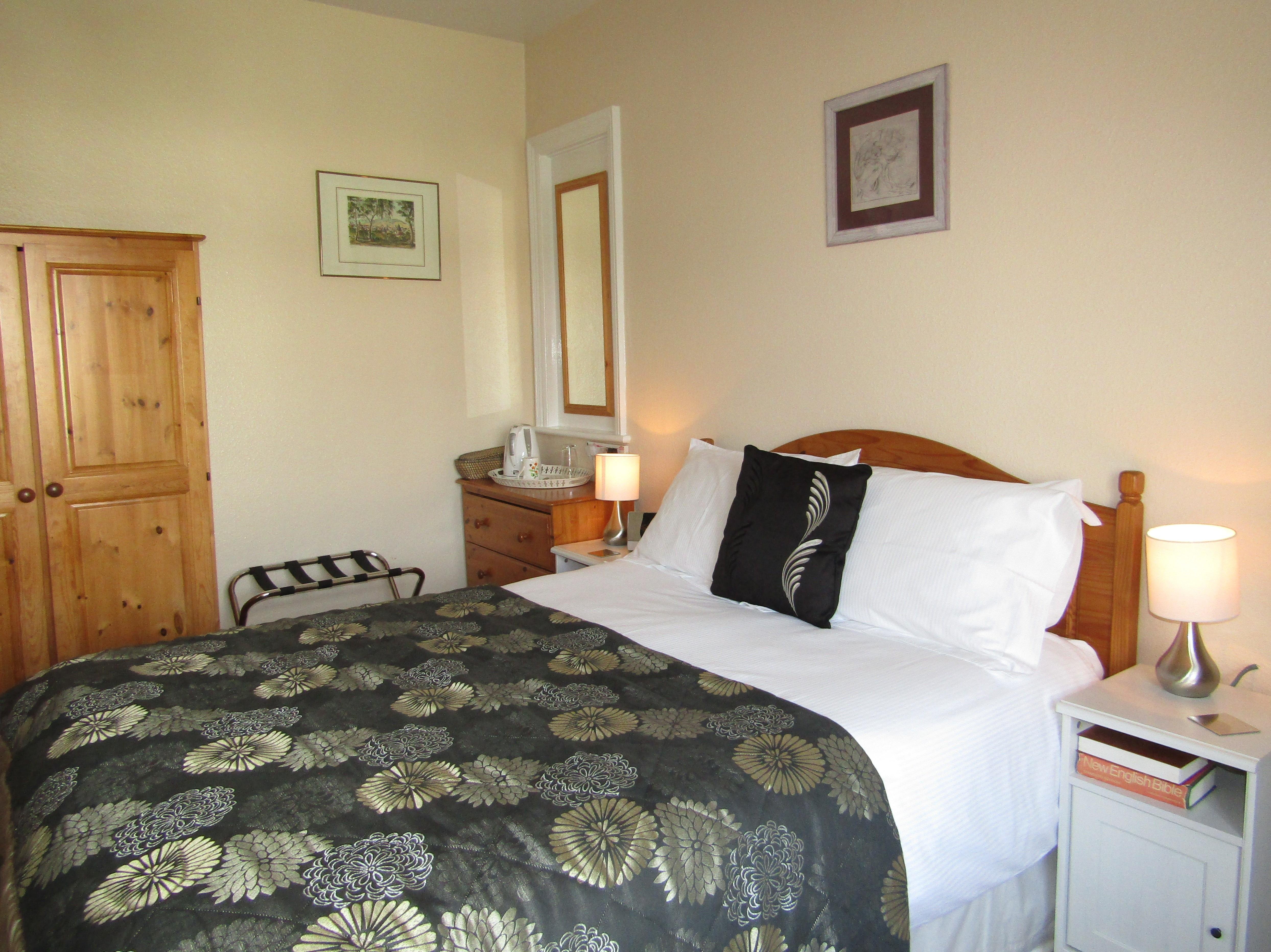 FERNHEAD GUEST HOUSE - Prices & Reviews (Wimborne Minster, Dorset)