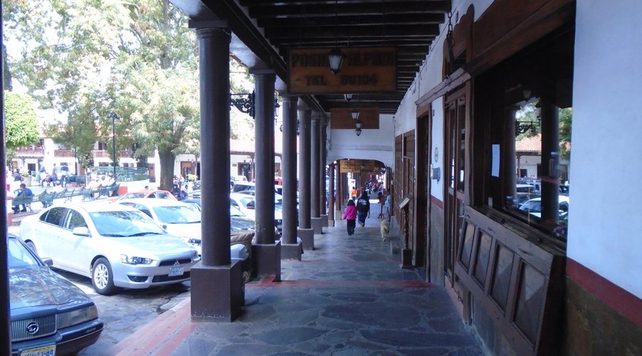 Portales en frente de la Parroquia de Mazamitla