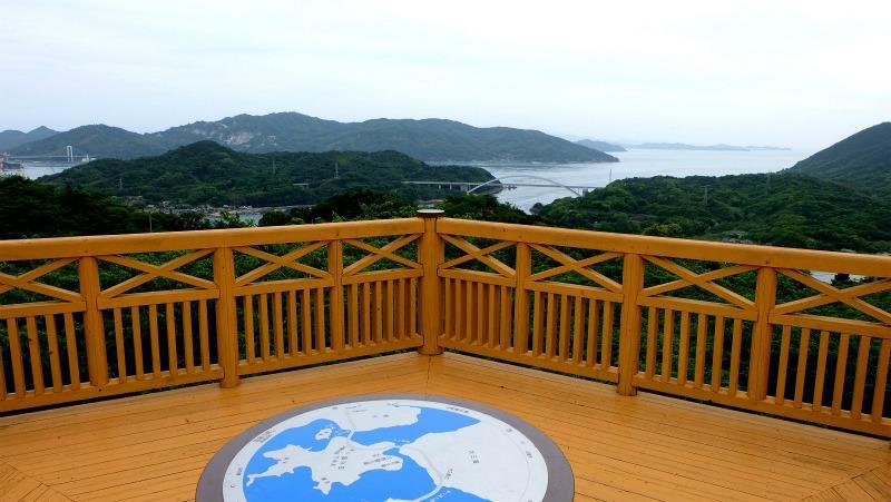 大三島橋越しに大島を望む