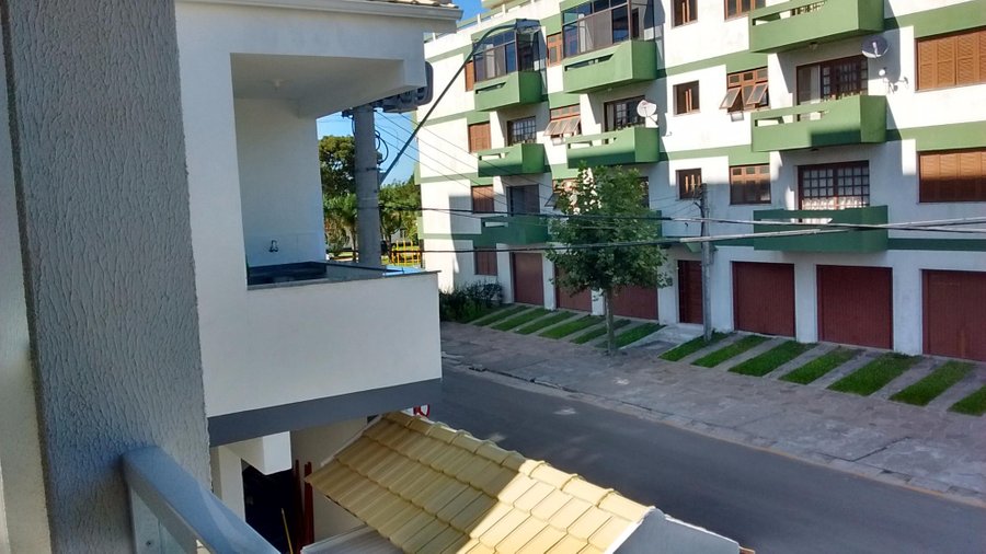 La entrada del hostel tomada desde la terraza
