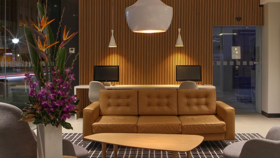 Hotel Lobby and Computers | Holiday Inn Perth City Centre