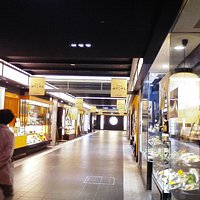 駅南側