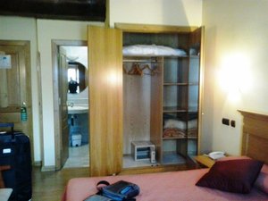 Room & Suite