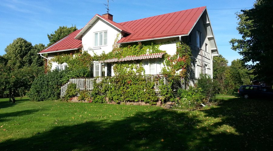 Päätalon julkisivu