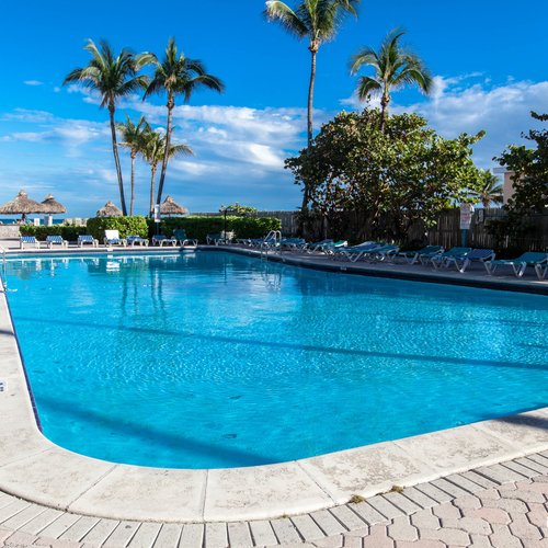 days hotel by wyndham thunderbird beach resort reviews