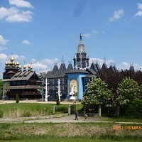 Bell palace (Glocken-Palast); requires a separate entrance fee.