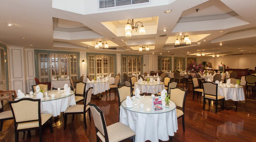 Evergarden Chinese Restaurant at the Evergreen Laurel Hotel