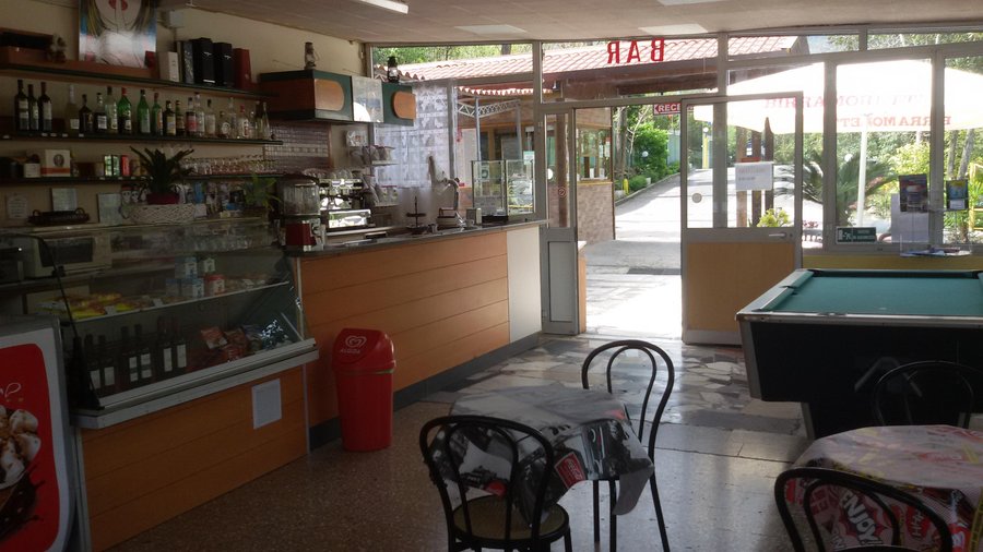 bar
