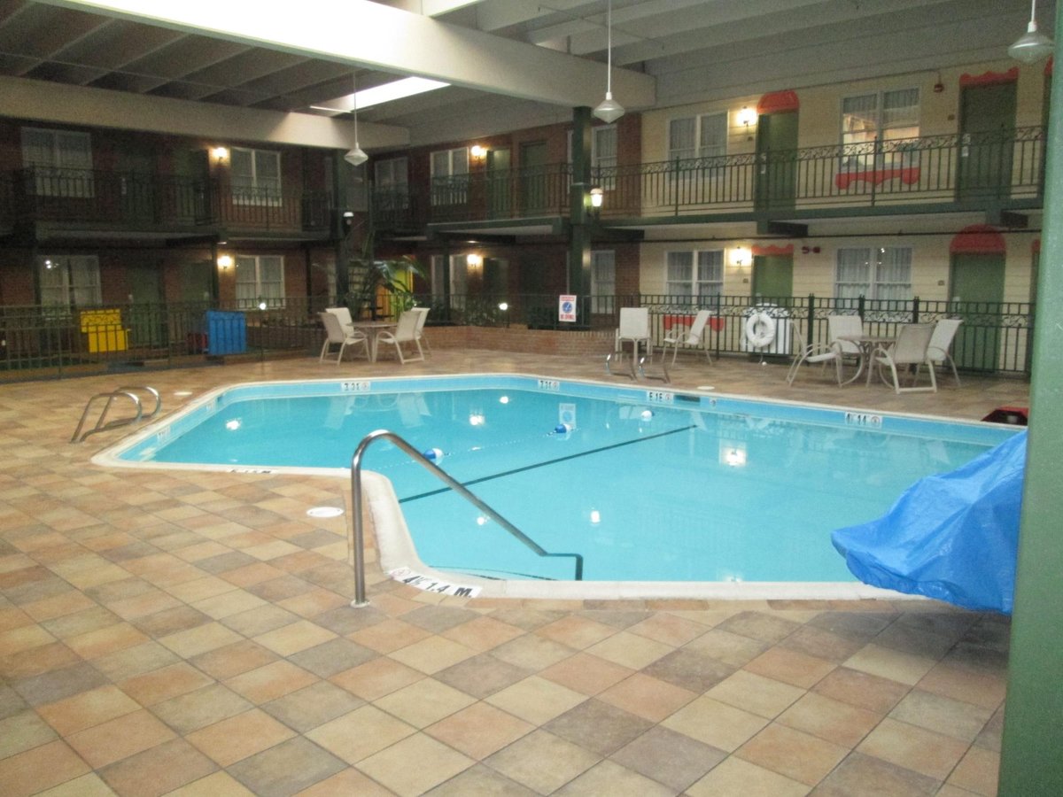 Clarion Inn Frederick Event Center Pool: Pictures & Reviews - Tripadvisor