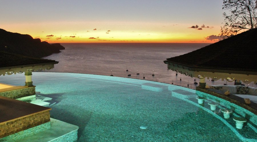 AMAZING VIEWS/SUNETS. Rated top 10 Caribbean Infinity Pools (Times) + solar heated, bar area & toys.
