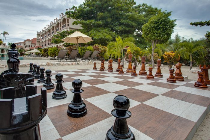 Giant Chess Set – Houston Party Rental Inc. Spring TX