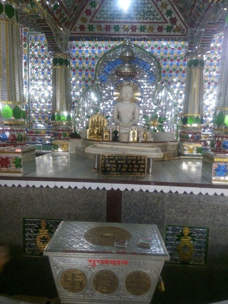 Shri Shantinath Digamber Jain Kaach Mandir, Shirdi