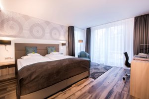 Room & Suite