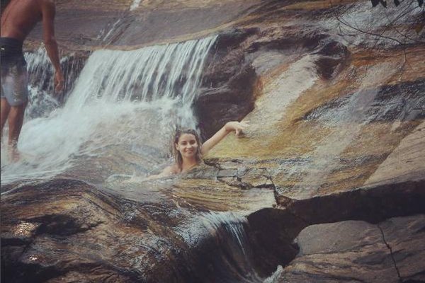 Parte da cachoeira onde a pedra tem um furo e vira uma o que chamam "jacuzi" !! É muito legal