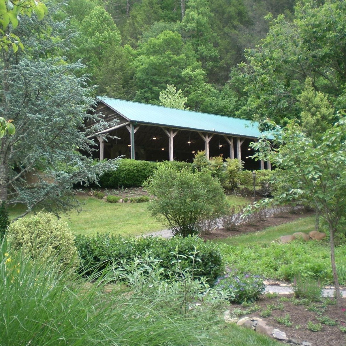 the-lily-barn-garden-the-lily-barn-garden