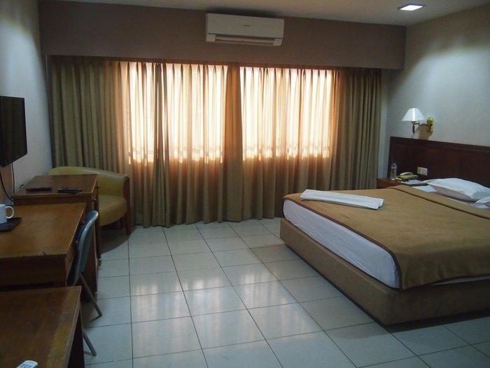 BINTANG HOTEL $20 ($̶2̶7̶) - Balikpapan Lodge Prices & Reviews