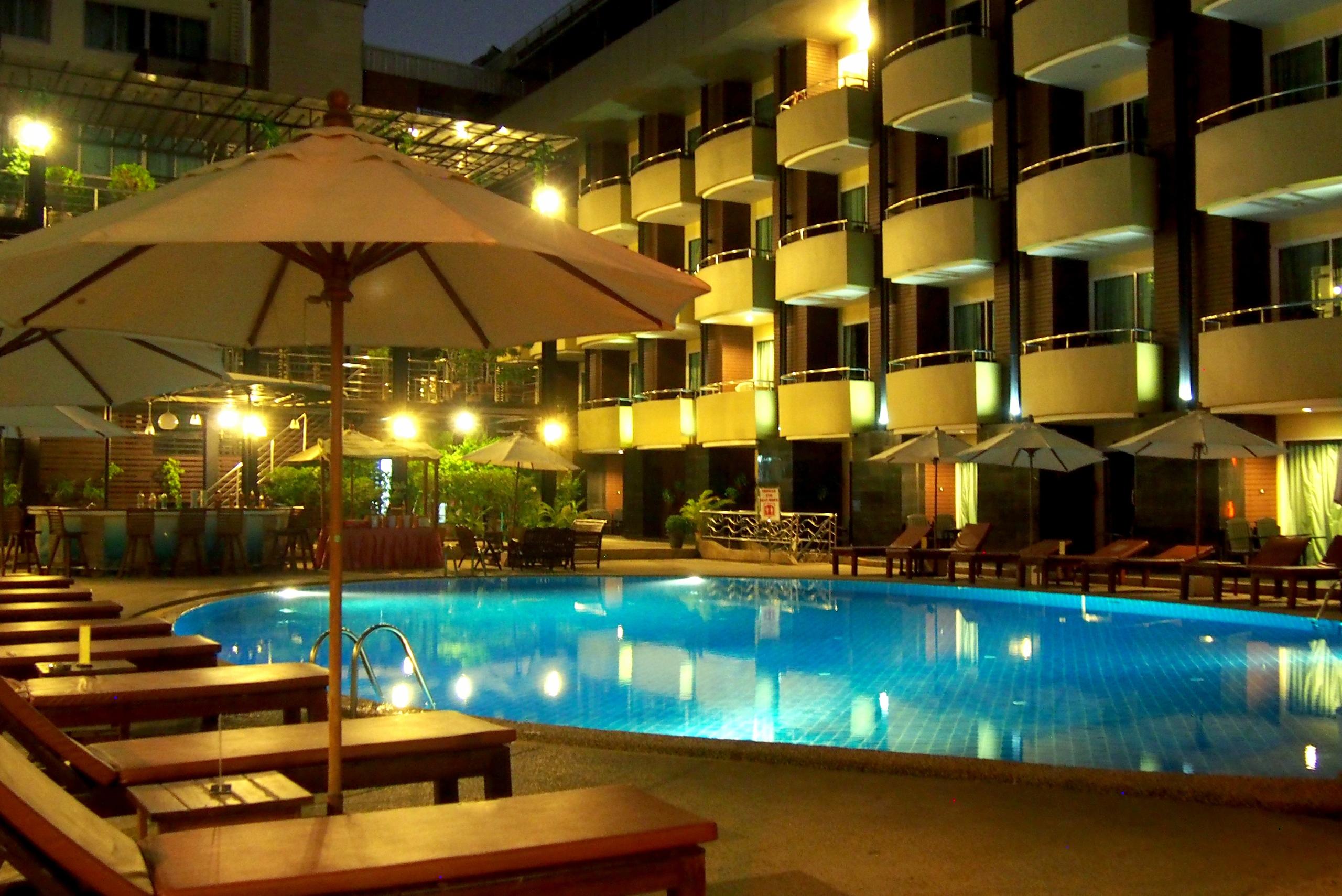 BARON BEACH HOTEL $22 ($̶7̶4̶) - Prices & Reviews - Thailand/Bang Lamung