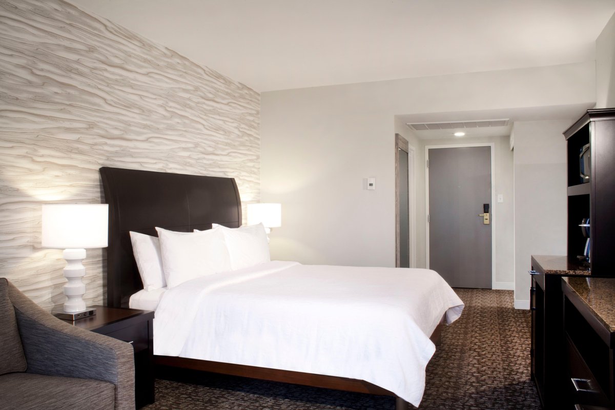 Hilton Garden Inn Austin Downtown/Convention Center Rooms: Pictures ...