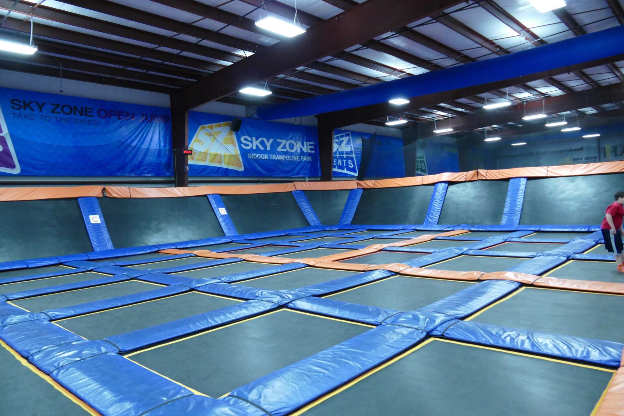 Jump zone outlet trampoline park