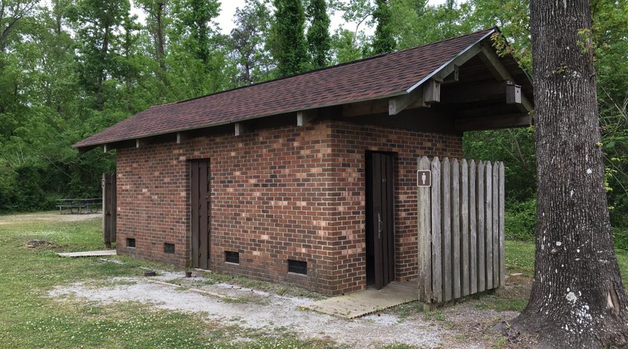 smaller bathroom...no showers...didnt use