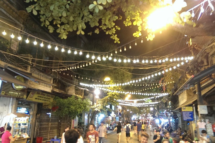 hanoi tourist market
