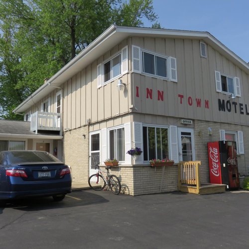 Inn Town Motel image