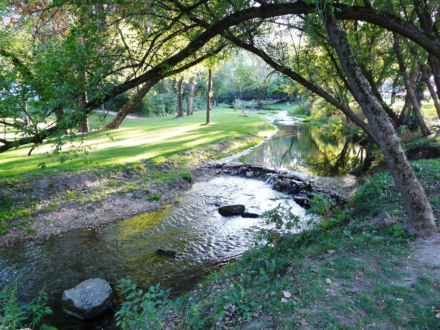 Escape to Iowa's Pulpit Rock: A Campground That'll Rock Your World