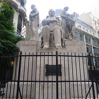 Monumento a Saenz Peña